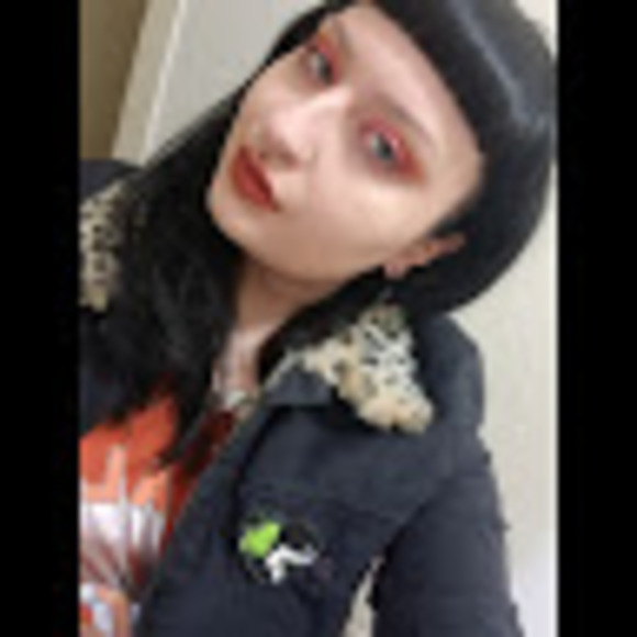 Meet your Posher, Paige - Picture 1 of 1